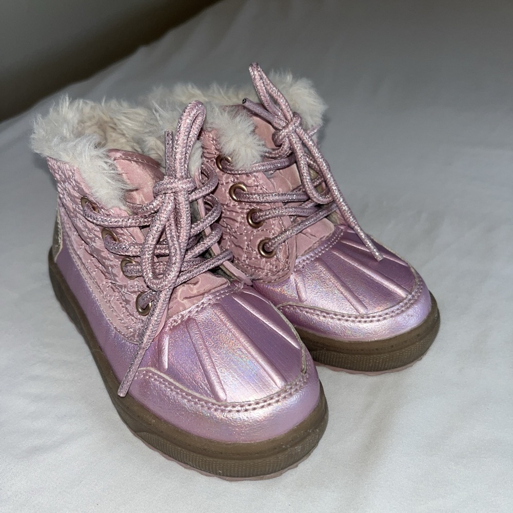 Oshkosh Tarin-G Pink Lightweight Warm Water Resistant Boots Size‎ 8